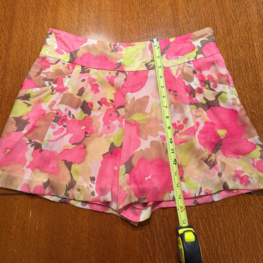 LOFT Mid-rise Pink and Green Floral Flowy Shorts - Picture 2 of 9